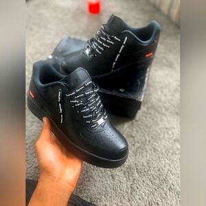 Supreme black air force 1